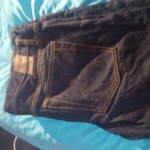 Like new size says 14 oz.. not sure what size that makes it